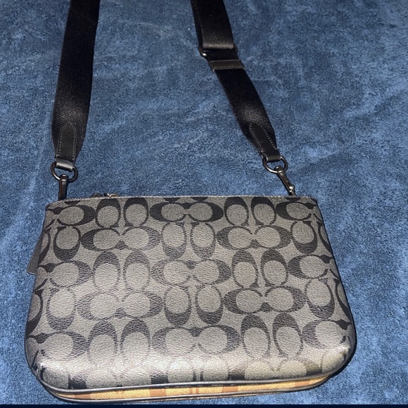 Coach purse - Picture 3 of 3